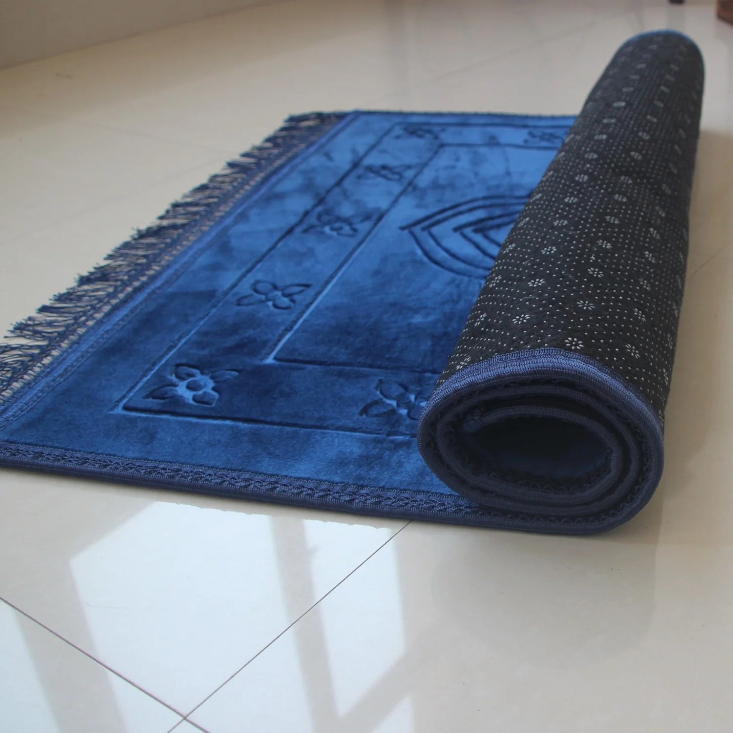 Luxury Velvet Muslim Prayer Rug with Beads